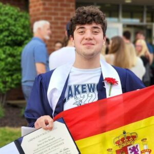 Estudiantes que viven experiencias educativas fuera de España tienen mayores facilidades para encontrar una vida laboral plena