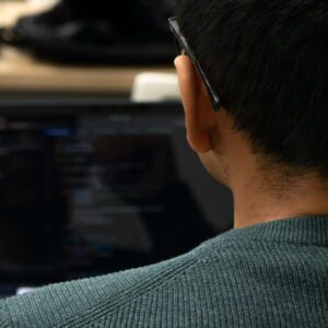 La digitalización de las empresas impulsa la demanda de perfiles especializados en sistemas y redes