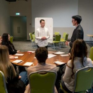 Del coworking al espacio multipropósito; IL Coworking amplía su propuesta con una sala diseñada para reunirse, formar, crear contenido y hacer networking