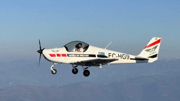 El aeródromo de La Morgal se afianza como el punto de partida ideal para volar en avioneta Asturias con Asturfly