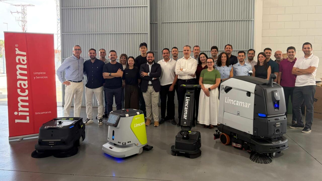 Limcamar acoge la presentación del robot autónomo PUDU BG1, en España