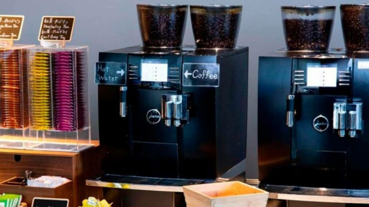 Café de especialidad y cafeteras premium; cuando la pausa del café también forma parte del bienestar en la oficina
