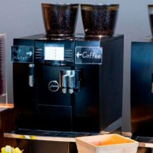 Café de especialidad y cafeteras premium; cuando la pausa del café también forma parte del bienestar en la oficina