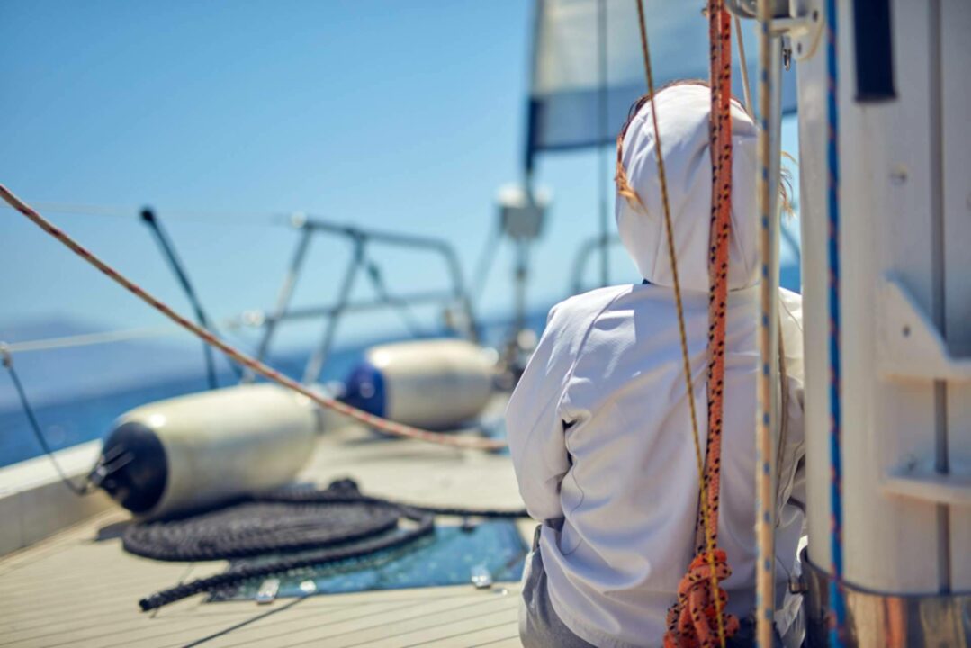 Alquiler de barcos en España; la nueva normativa refuerza la navegación con patrón desde octubre