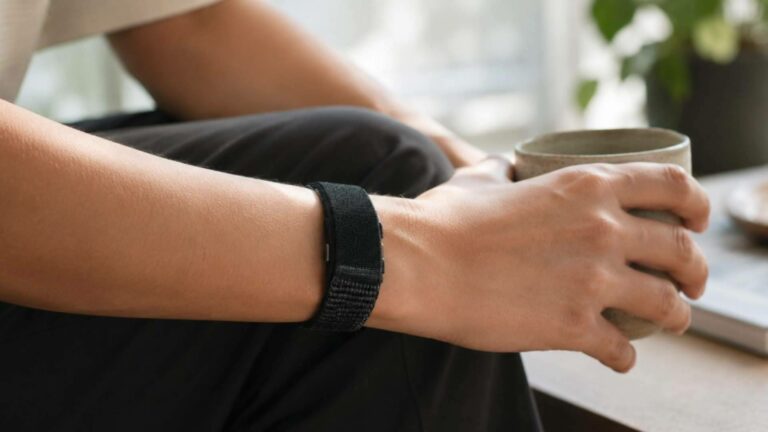 Universo H3VEL; comienza la preventa de la pulsera inteligente con un año de Atención Médica