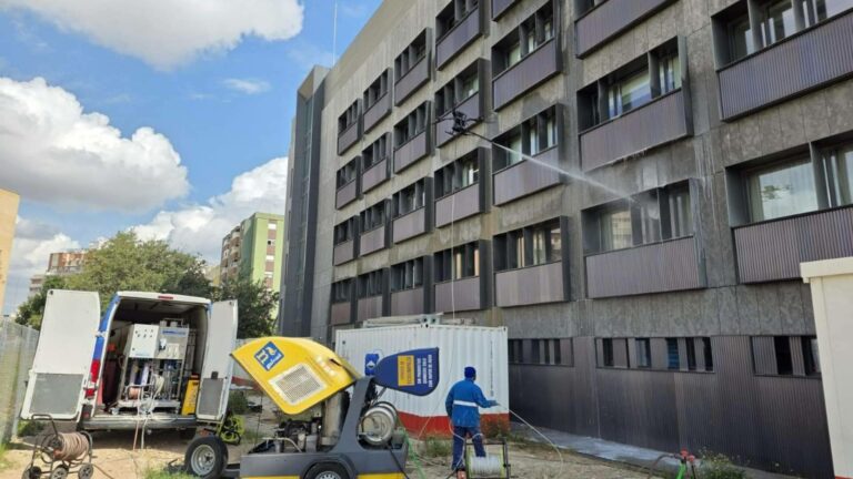 Lacado, barnizado y vapor dan forma a los servicios de restauración de superficies de Galvañ Holding
