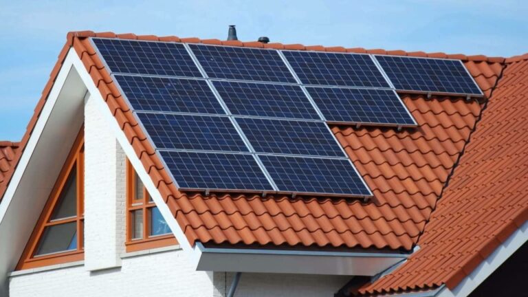 Sevilla, de los lugares del mundo donde más ahorrarás con las placas solares
