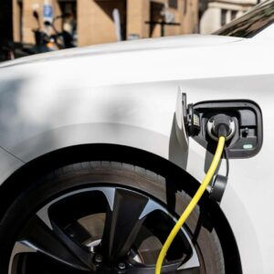 Los garajes de las comunidades de propietarios afrontan nuevas necesidades energéticas ante el avance del vehículo eléctrico