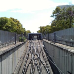 Metro de Sevilla simula una pelea en un tren y su evacuación por las vías en Ciudad Expo