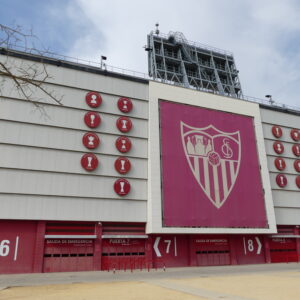 El Sevilla FC prepara nuevas salidas en enero tras cerrar 17 bajas en verano