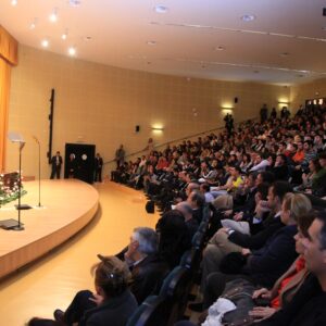 La Junta pide disculpas por el error que dejó sin plaza a alumnos admitidos en dos grados de la Pablo de Olavide