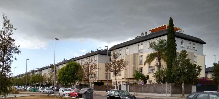 La avenida de Alemania de Los Bermejales se convertirá en un bulevar con juegos infantiles y nuevo arbolado