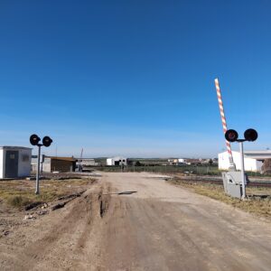 Un tren choca con un coche en un paso a nivel de Osuna sin causar heridos