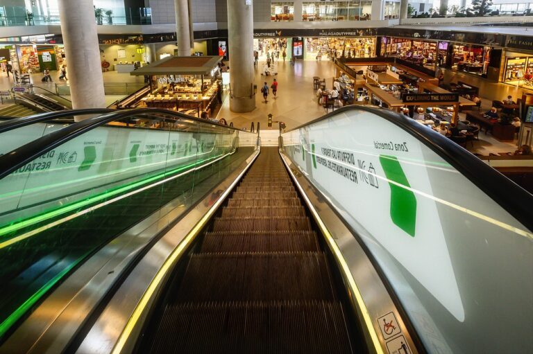 Los aeropuertos andaluces superan los cuatro millones de pasajeros por tercer mes seguido