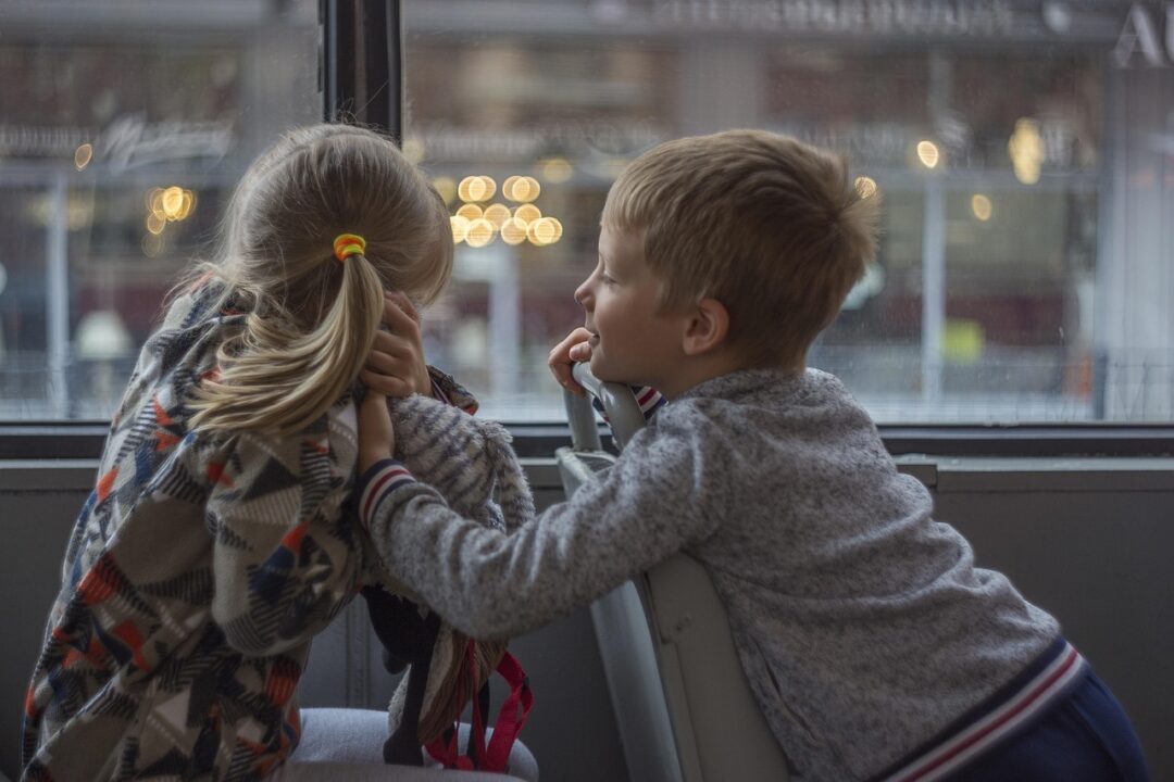 El transporte escolar andaluz pide revisar tarifas antiguas para no perder rutas en Sevilla