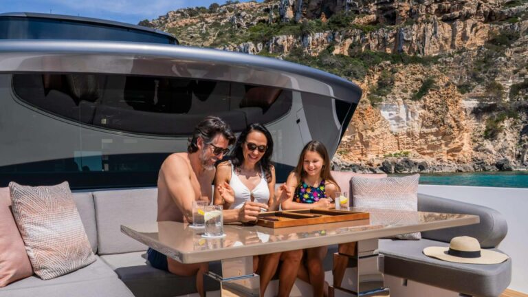 Yacht charter Mallorca 2027, Boatsters Black explica cuánto cuesta alquilar un yate y cómo planificarlo