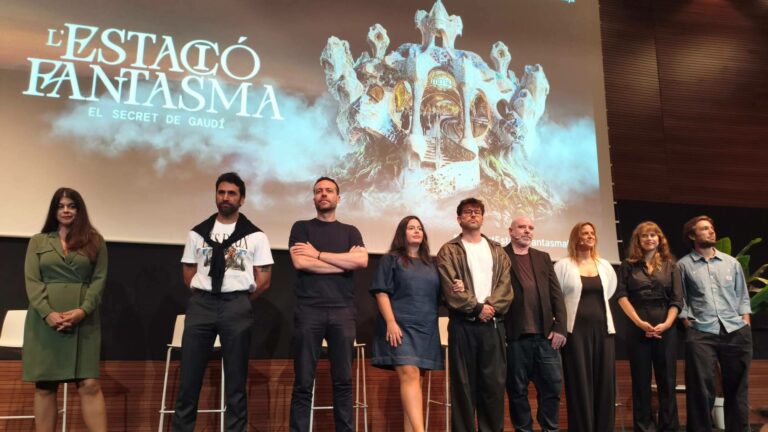 'La estación fantasma. El secreto de Gaudí' en el #1 de Apple Podcasts en España e irrumpe en las listas de Spotify y rankings internacionales