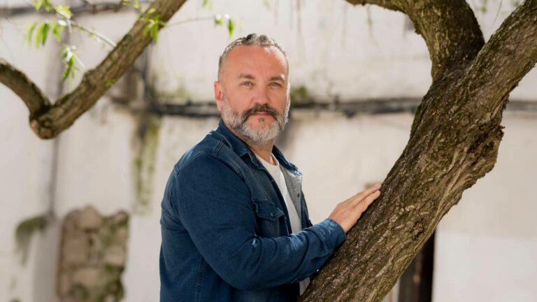 Manu Fraga presenta un test gratuito para descubrir si ChatGPT menciona a una empresa