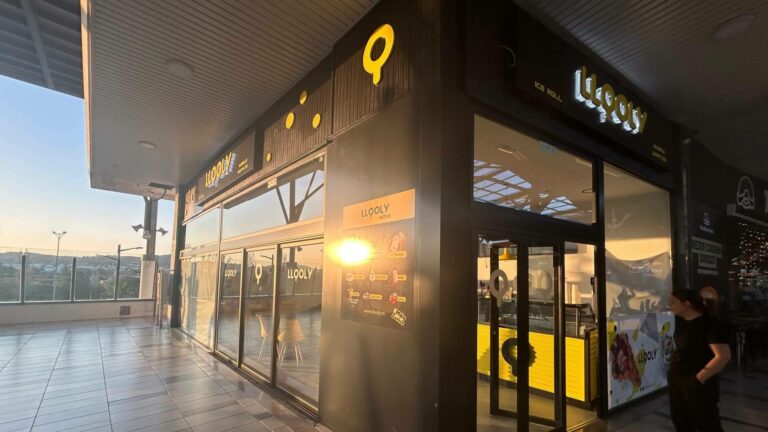 La cadena Llooly escoge el Centro Comercial El Teler para estrenar su concepto de repostería e 'ice rolls' en Ontinyent
